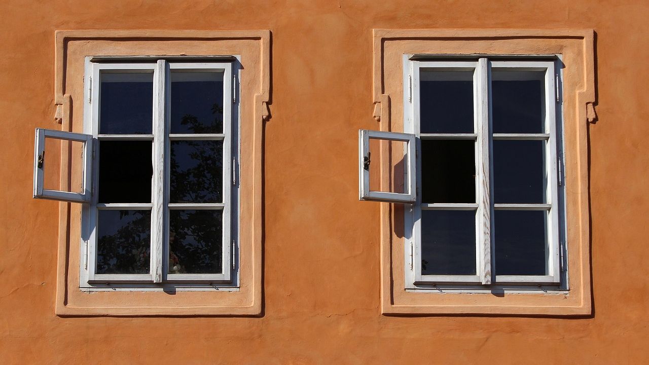 Weit geöffnetes Fenster